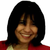 Rosa Salvador tiene el cargo de Traductora en la empresa del risco reports