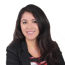 Sara Noriega tiene el cargo de  Analista de crédito en la empresa del risco reports